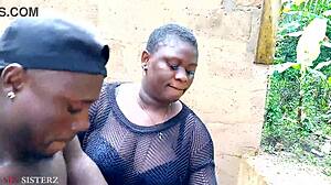 Брутално чукане на открито в африканско село с мокра ебонова мадама.