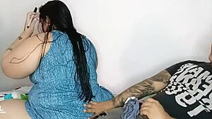 Ketangkap keponakan tiri lagi pegang celana dalamku, akhirnya ngewe keras setelah mandi.