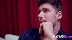 Моя пышногрудая подруга в белье удивила меня идеей минета на день рождения