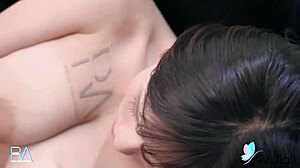 E aí Xiao Ye Ye, como foi esse doggystyle quente no escritório com o namorado?