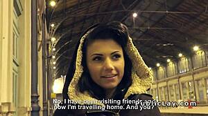 Унгарска секси мадама поема огромен кур на публично POV! 😍