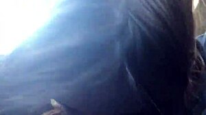 Vau! Lezbijska najbolja drugarica daje divlje pušenje u kolima štreberskoj tinejdžerki u gruboj međurasnoj igri!