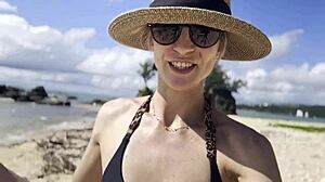 Wow, den natürlichen Pazifik-Strand putzen ist so süß! 🌊