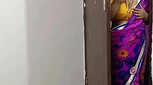 देसी स्टेप भाई और स्लिम स्टेप बहन रियल हिंदी सेक्स वीडियो में