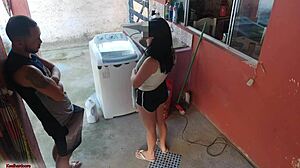 สาวใช้ทนไม่ไหวกับควยแข็งของฉันเมื่อเจ้านายออกไปเพื่อเซ็กส์เปลือยโฮมเมด