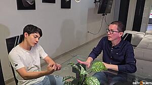 我和继子达成协议操我老婆，保密我的变性女友