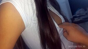 Αδύνατη 18χρονη Κοπέλα Λαχταράει Αναλ σε Οικιακό POV Βίντεο