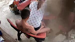 아름다운 태국 걸, 침실에서 남친 친구 유혹하고 박아