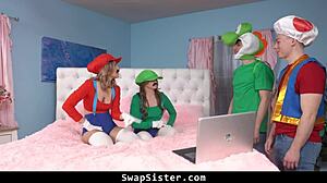 Pastorki izvlečejo kurce, začnejo divji 4some s pastorko v hardcore orgiji