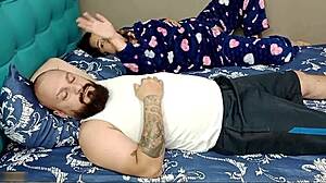 哎呀火辣拉丁妹玩腻自摸 狂吸哥们大屌求狠肏