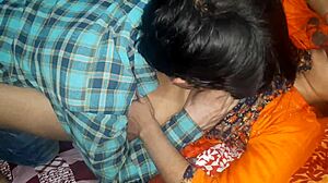 Hint öğretmen öğrenci evine beklenmedik sert anal sikiş için çağırıyor