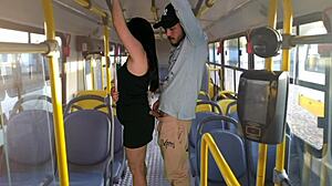 Öğrenci Utanç Verici Olmadan Halk Otobüsünde Sertçe Sikiliyor