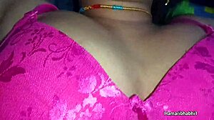 हॉट इंडियन देसि भाभी इंटेंस चुदाई एक्शन का मजा लेती है