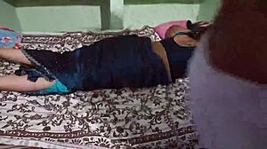 देवर सुंदर हॉट भाभी को वाइल्ड इंडियन फकिंग सेशन में ऑल नाइट पाउंड करता है।