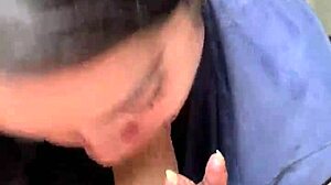 Non ho mai succhiato un cazzo così buono. La mia bocca sbava mentre deepthroat Ragnar Blanc!