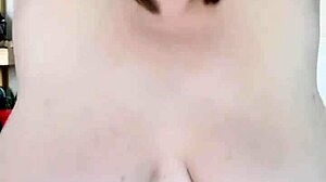 Vau, täyteläinen mummo Mariaolds tappaa upeilla strip-tanssiliikkeillään!