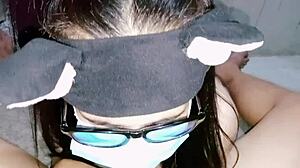 Solo dziewczyna Angel Kriss i Kaily używają zabawek w lesbijskiej akcji VR, jęcząc cicho