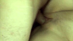 Mamă vitregă matură cu sâni mari seduce în partea 2