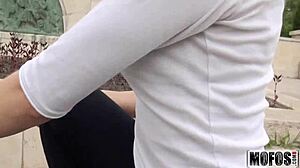 Hei, katso tätä turisti kuvaamassa anaalia Macy'n kanssa Mofosissa