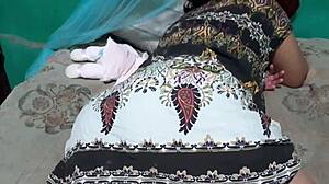 بجوس على ابنة عمي اللاتينية في غرفتها، منظر مغري!