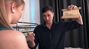 Busty tøs Mia Blow tager brutal anal fra stor pik