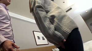 アジアン・ワイフとハードコア・バンギング、バックでナチュラル・ティッツにクムショット