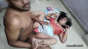 印度辣嫂子穿着纱丽和丈夫自拍做爱