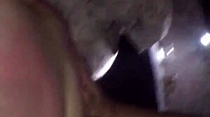 Olgun milf kocasıyla anal seks ve fışkırmadan yoğun orgazm hissediyor