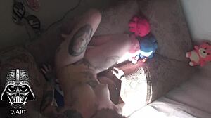 Gizli kamera genç 18+ karıyı dev yarakla aldatırken yakalıyor