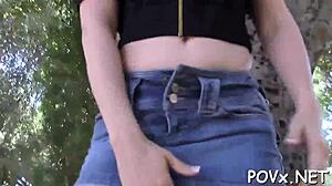 Questa nuova teen 18+ appena legale viene scopata in missionario in azione POV rude?