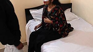 क्या फ्रेंड्स स्टीपमॉम मजा लेती है मेरे डिक को सक्स करने में रोलप्ले में?