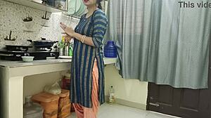 印度夫妻在厨房的热辣性爱，清澈印地语音频