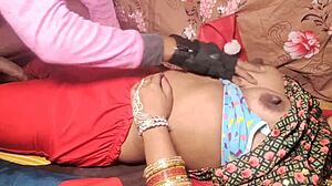 मम्मी पहली बार सेक्सी सलवार सूट में चोदी जाती है