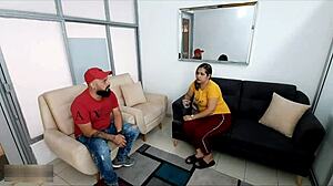 跟踪继母闺蜜干热辣熟女实现性幻想