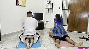 和丈夫的朋友按摩